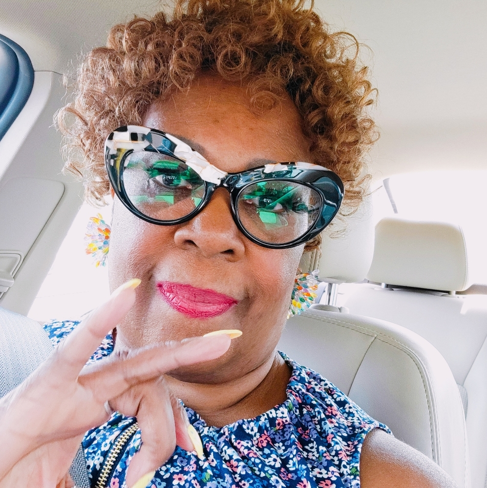 Meet your Posher, Glenda